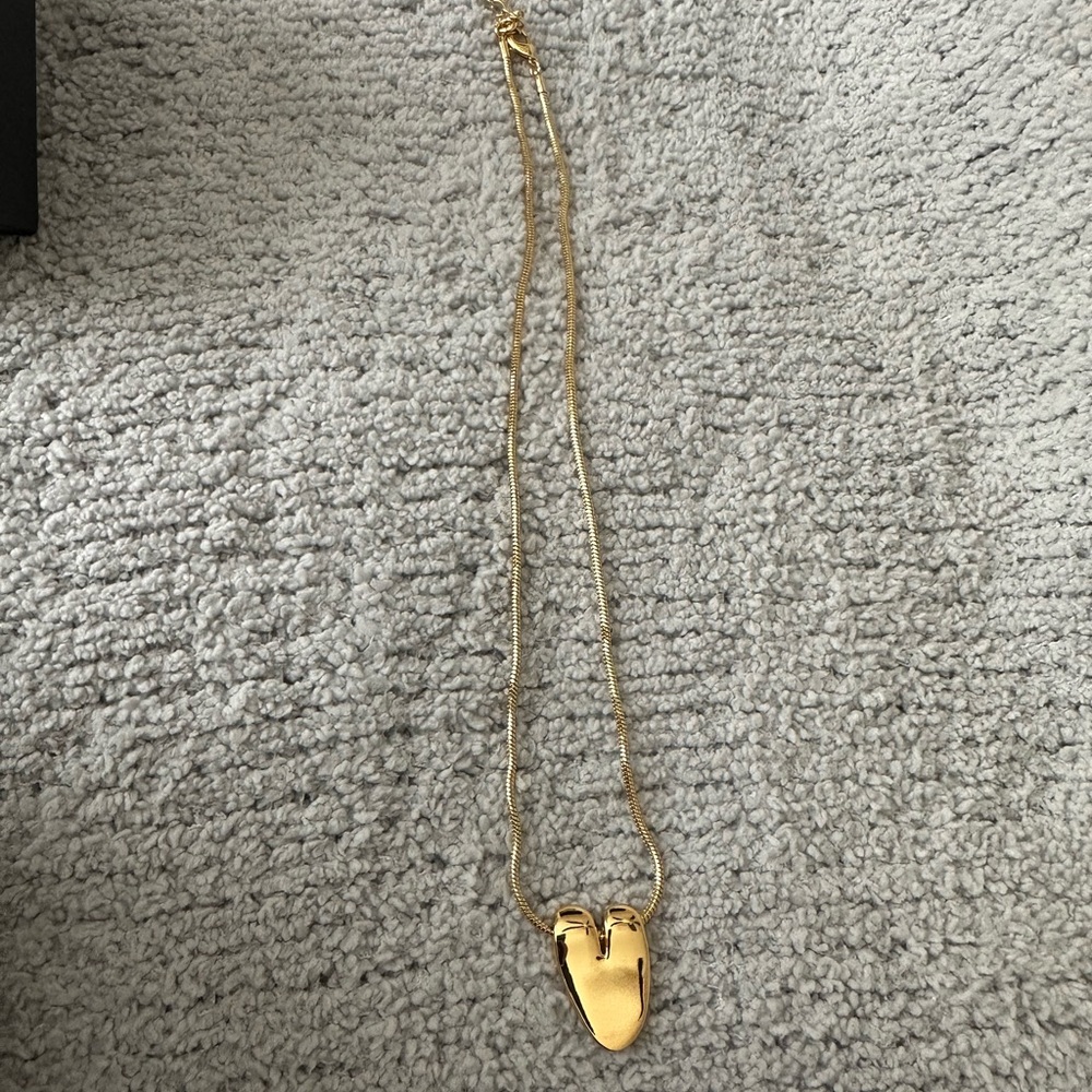 Elegant Gold Necklace